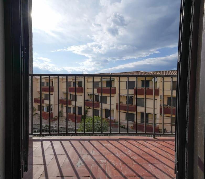 Bonito Apartamento Equipado, Cerca De La Playa 艾姆布里亚布拉瓦 外观 照片