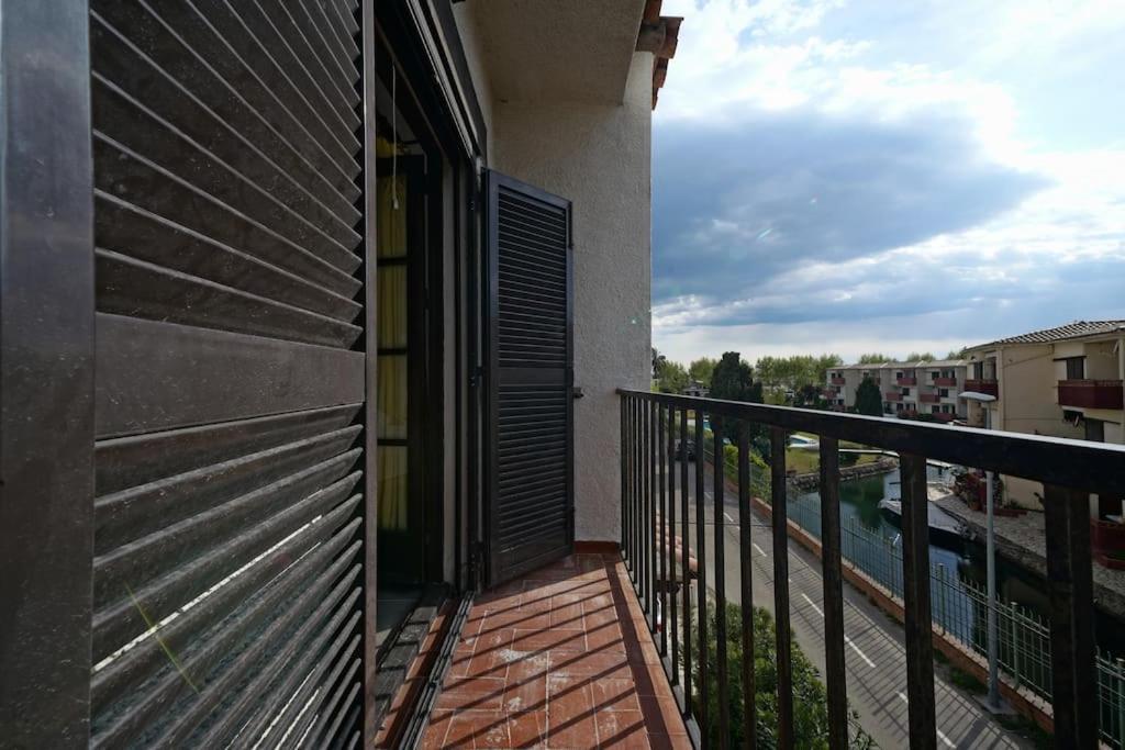Bonito Apartamento Equipado, Cerca De La Playa 艾姆布里亚布拉瓦 外观 照片