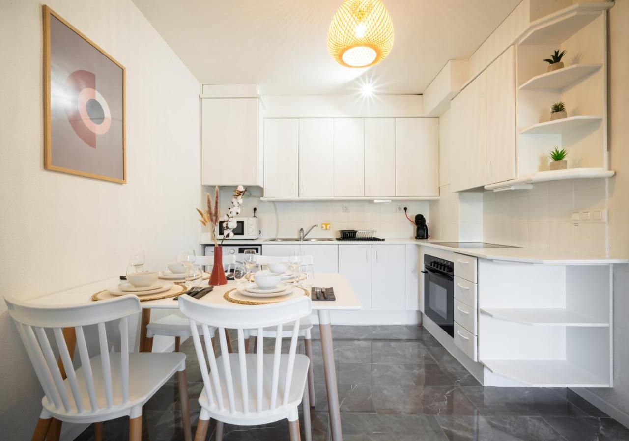 Bonito Apartamento Equipado, Cerca De La Playa 艾姆布里亚布拉瓦 外观 照片